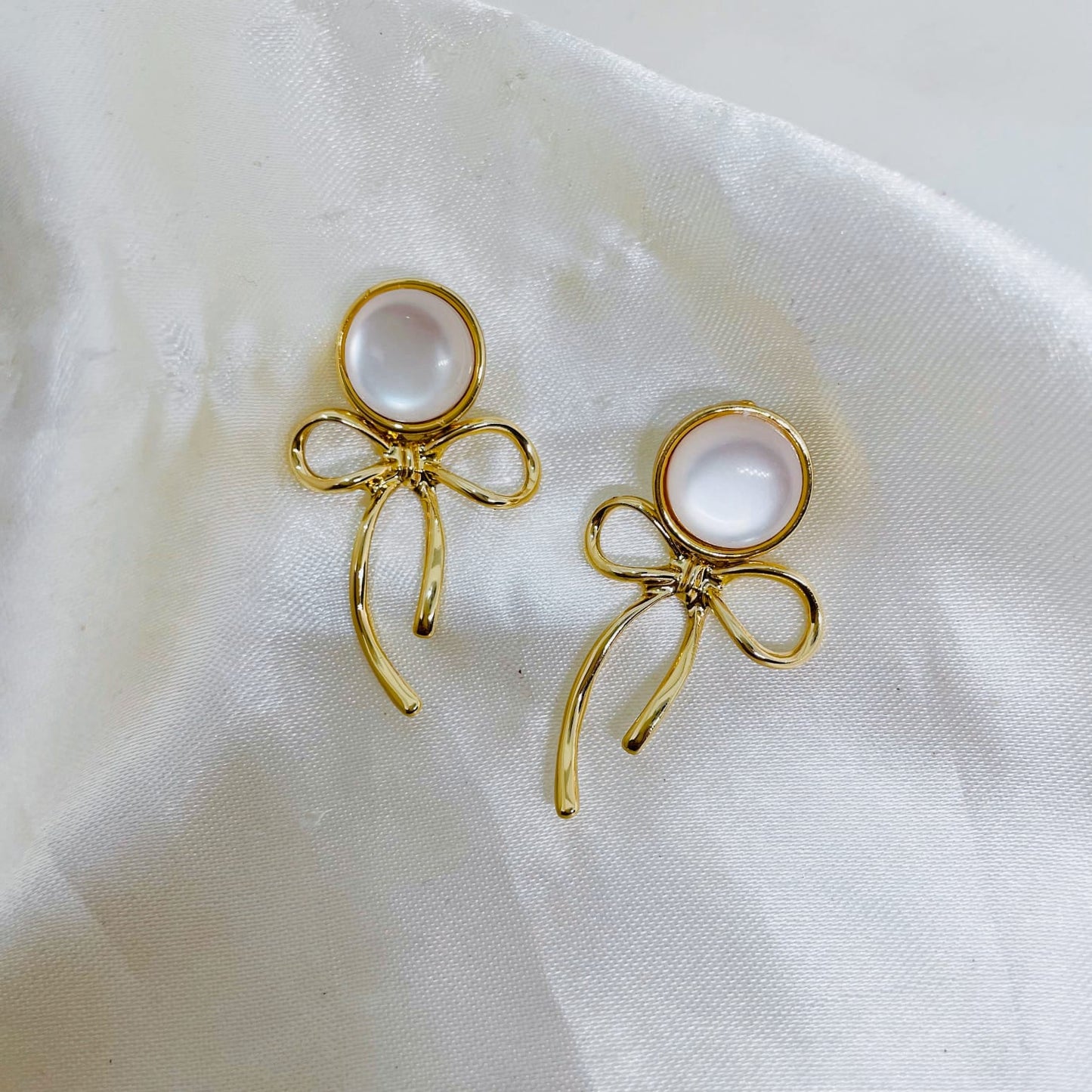 Golden Grace Bow Earrings