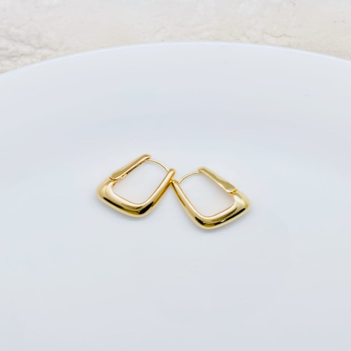 Golden Curve Luxe