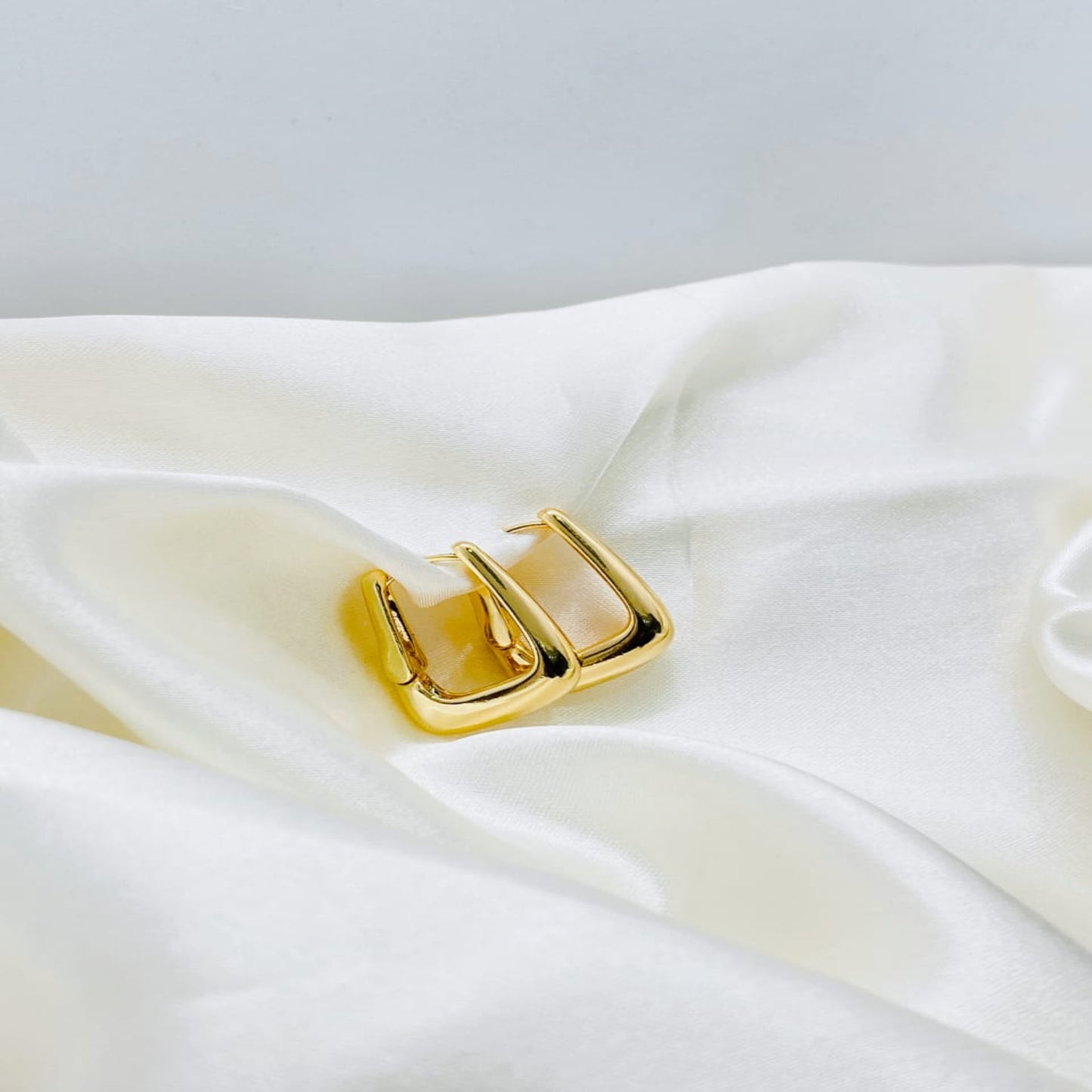 Golden Curve Luxe